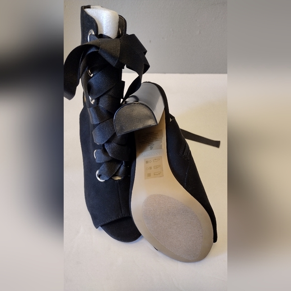 Express Peep Toe Booties 6 (NEW) - Picture 10 of 10